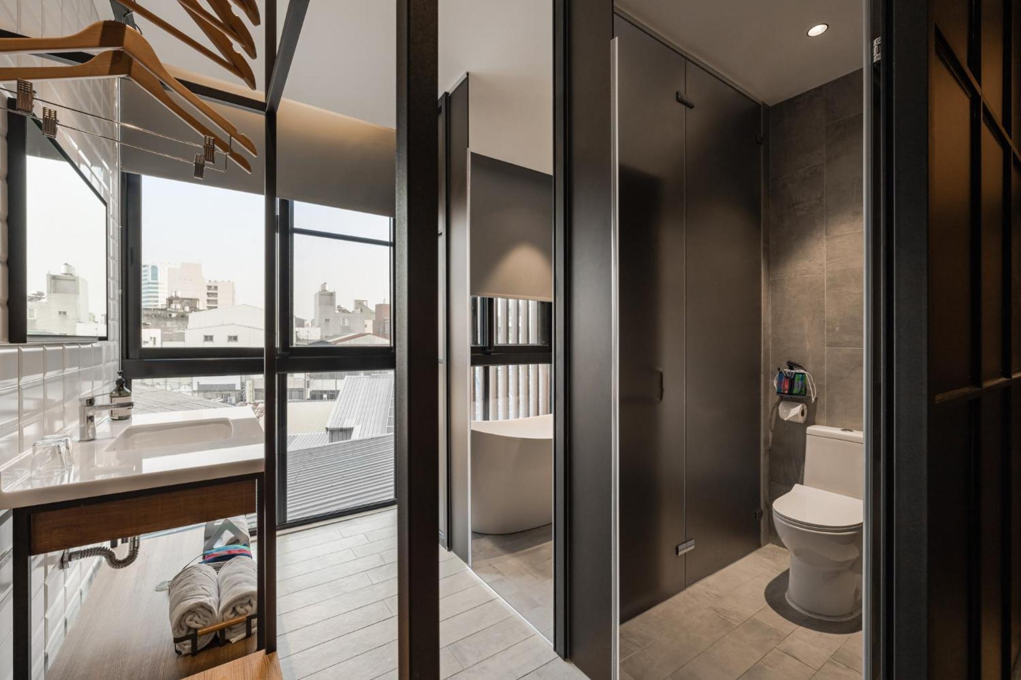 Hotel Leisure 台南行旅-巷弄潮旅 Exterior photo